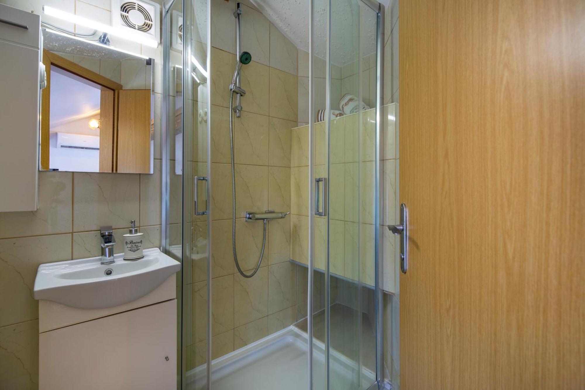 Apartman Viki Stinjan 普拉 外观 照片