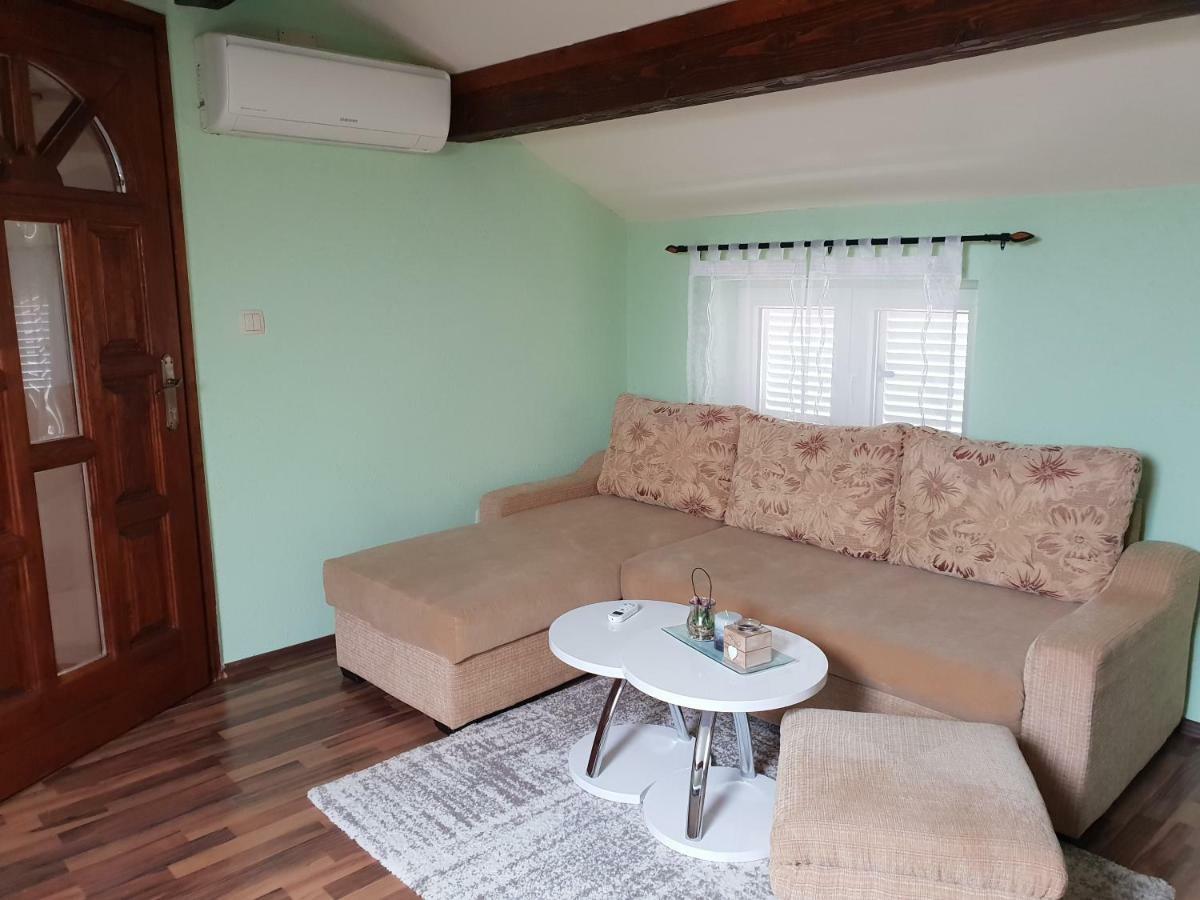 Apartman Viki Stinjan 普拉 外观 照片